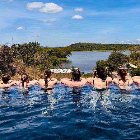 Sundown Lake Hotel & Spa Habarana Bagian luar foto