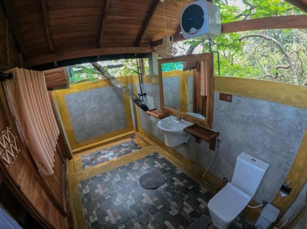 Sundown Lake Hotel & Spa Habarana Bagian luar foto