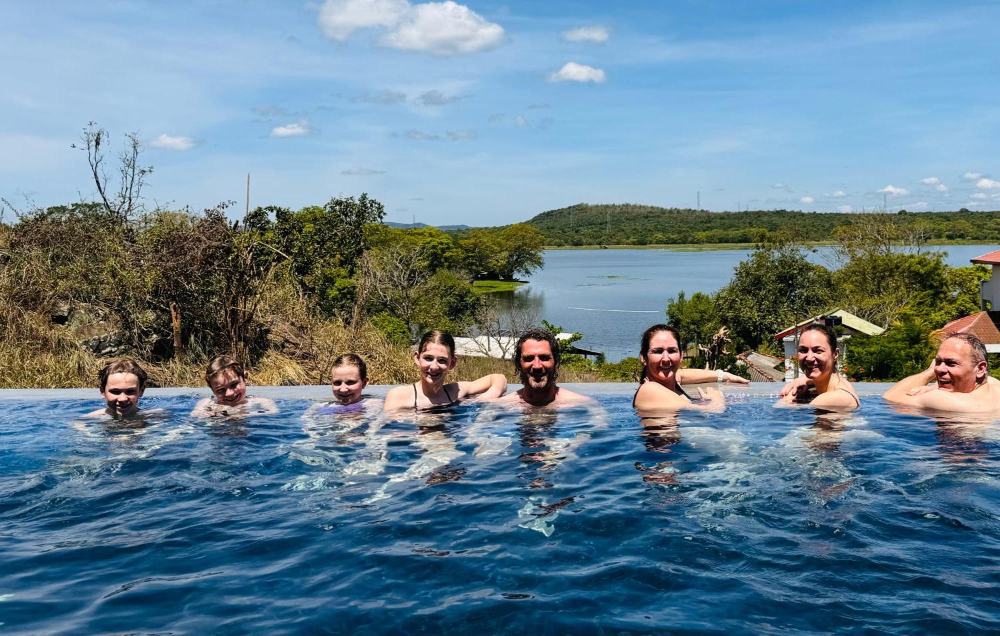 Sundown Lake Hotel & Spa Habarana Bagian luar foto