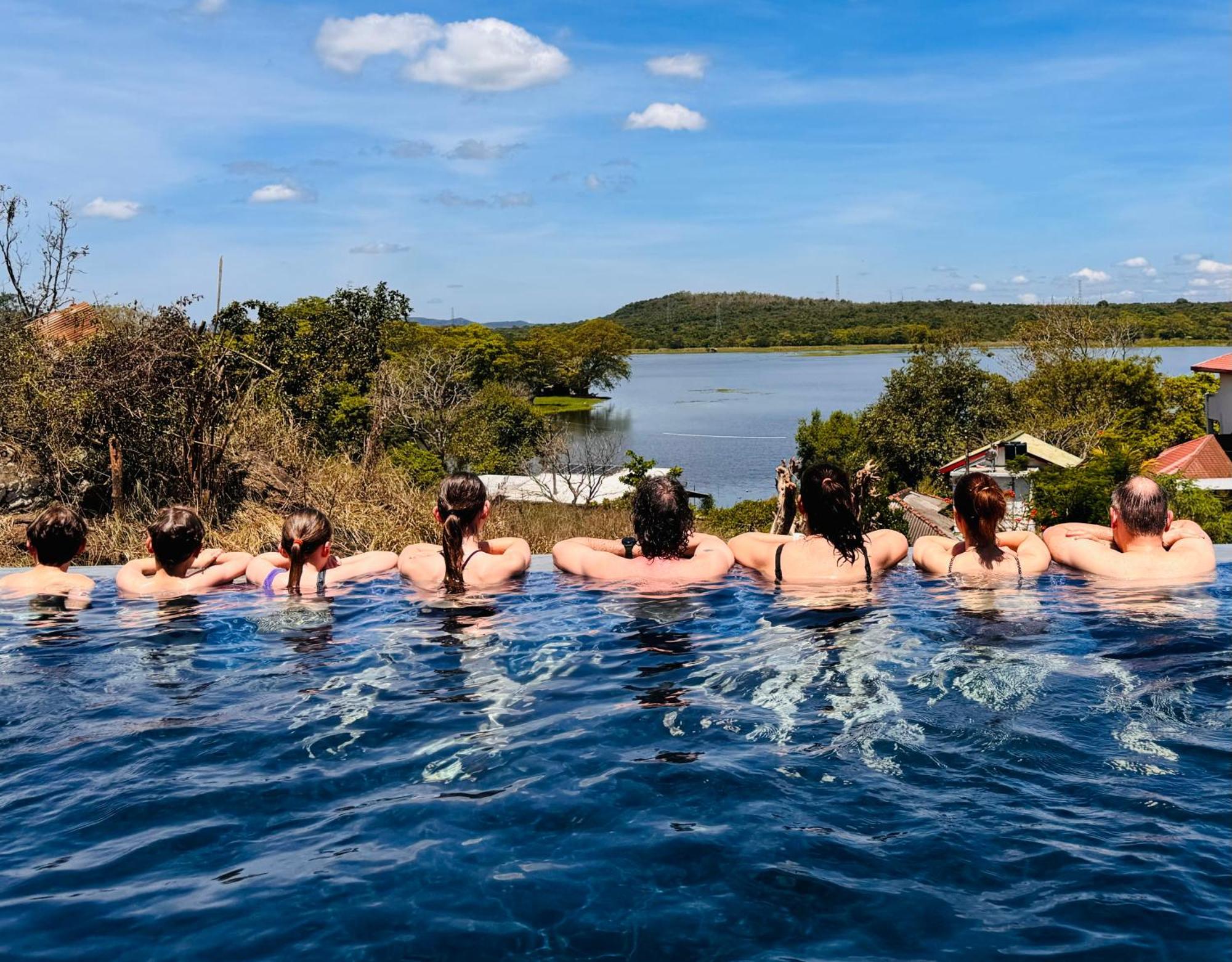 Sundown Lake Hotel & Spa Habarana Bagian luar foto