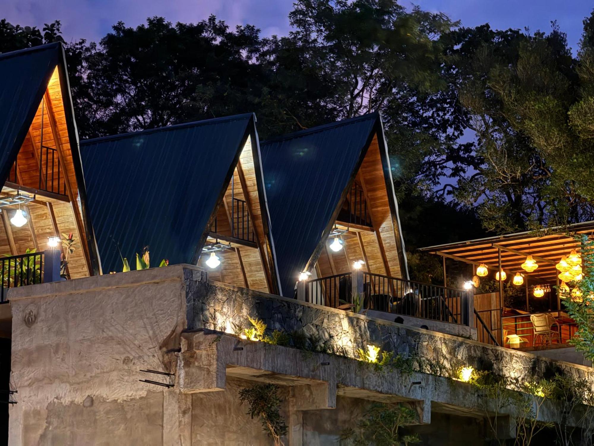 Sundown Lake Hotel & Spa Habarana Bagian luar foto