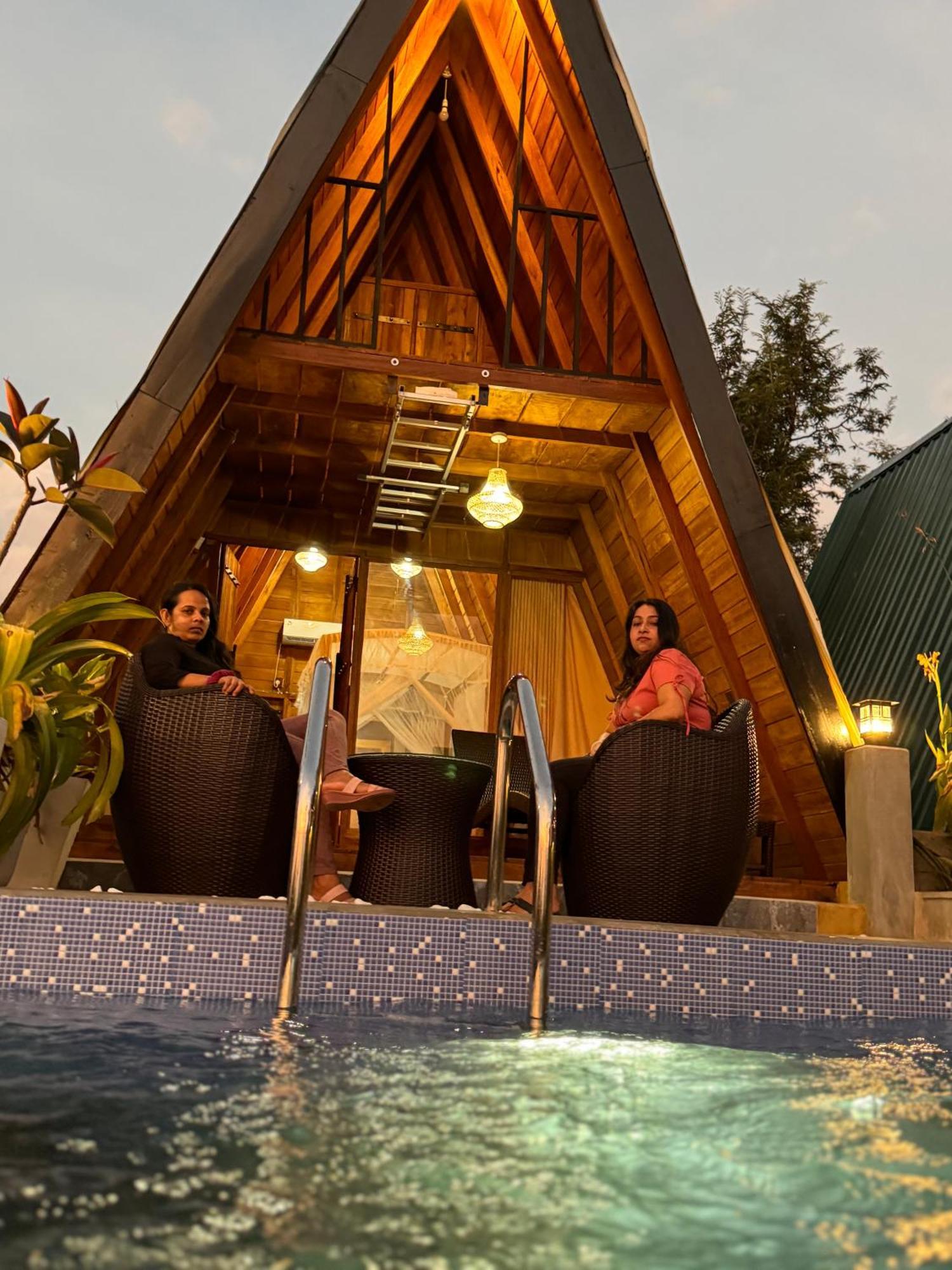 Sundown Lake Hotel & Spa Habarana Bagian luar foto